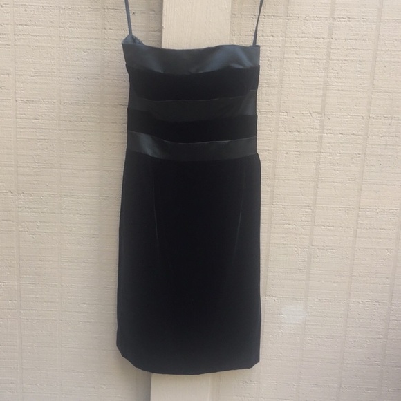 Vintage Victor Costa Strapless Velvet Dress - Picture 2 of 5